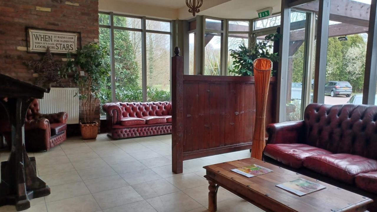 The Renishaw Rooms Exterior photo